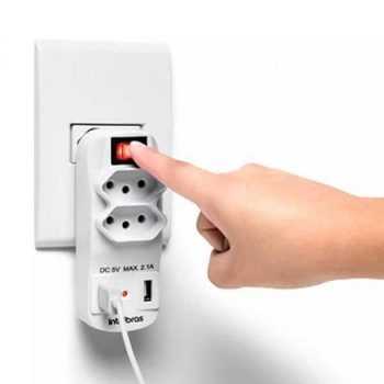 Adaptador de 2 tomadas e 2 USB Intelbras EAC 1002