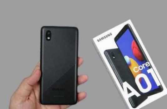 Smartphone Samsung Galaxy A01 Core 32GB, Tela Infinita de 5.3”, Câmera Traseira 8MP, Android GO 10.0, Dual Chip e Processador Quad-Core