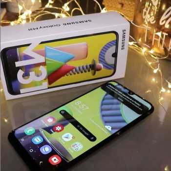 Smartphone Samsung Galaxy M31 Tela infinita de 6.4" 128GB 6GB RAM Câmera 64MP Dual Chip