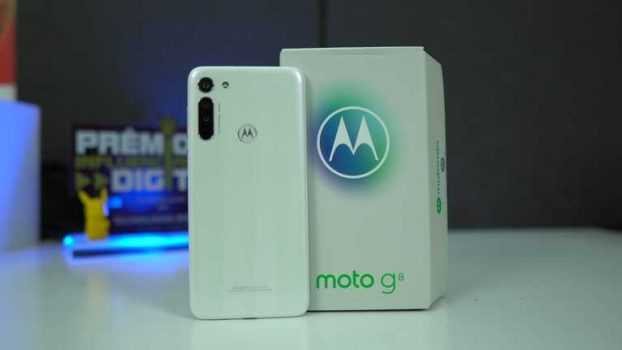Smartphone Motorola Moto G8 Branco Prisma 64GB, Tela de 6.4” HD+, Câmera Traseira Tripla, Android 10 e Processador Qualcomm Octa-Core