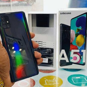 Smartphone Samsung Galaxy A51 128GB Preto 4G - 4GB RAM 6,5” Câm. Quádrupla + Câm. Selfie 32MP