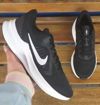 Tênis Nike Downshifter 10 Feminino - Preto e Branco