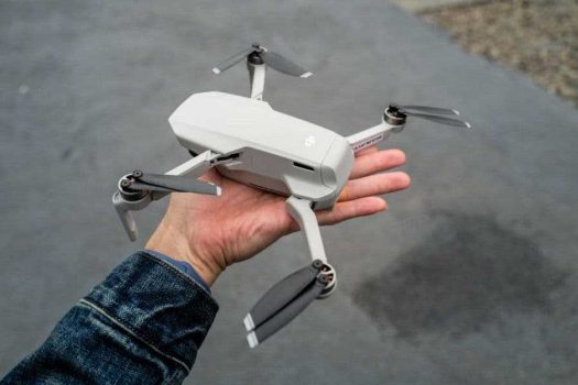 Drone DJI Mavic Mini Fly More Combo com Câmera - 2.7K