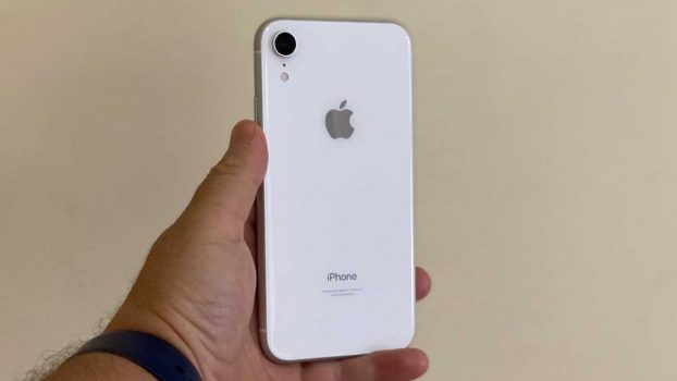 iPhone XR Preto, com Tela de 6,1", 4G, 128 GB e Câmera de 12 MP - MH7L3BR/A