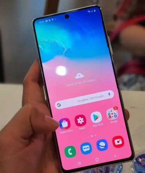 Smartphone Samsung Galaxy S10 128GB, 8GB RAM, Tela Infinita de 6.1", Câmera Traseira Tripla, Dual Chip, PowerShare, Leitor Digital, Android 9.0