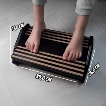 Apoio Ergonômico para Os Pés, MDF Natural (Cor: Black Piano) - Souza & Cia