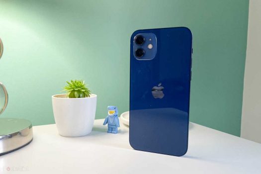 iPhone 12, com Tela de 6,1, 5G, 64GB e Câmera Dupla Ultra-Angular e Grande-Angular de 12 mp