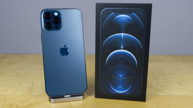 iPhone 12 Pro Max Apple 512GB Azul-Pacífico Tela de 6,7”, Câmera Tripla de 12MP, iOS