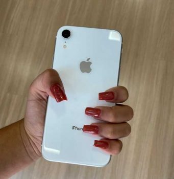 iPhone XR 64GB Desbloqueado iOS 12 4G 12MP - Apple