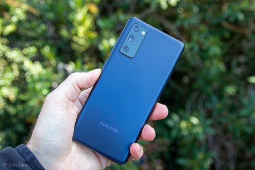 Smartphone Samsung Galaxy S20 FE Cloud Lavender 256GB, 8GB RAM, Tela Infinita de 6.5”, Câmera Traseira Tripla, Android 11 e Processador Octa-Core