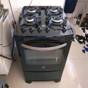Fogão 4 Bocas Electrolux Preto Automático com Mesa de Vidro e Porta Full Glass (52LPV) - Bivolt