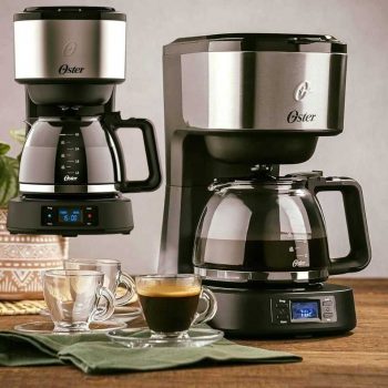 Cafeteira Digital Oster Ocaf500 800W Day Light Aço Inox Preta