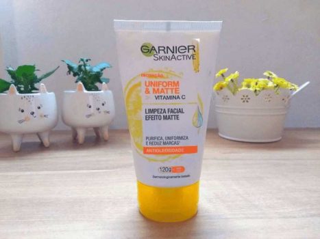 Limpeza Facial Garnier Uniform & Matte Vitamina C Antioleosidade, 120g
