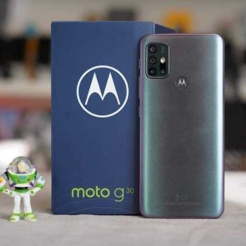 Smartphone Motorola Moto G30 128GB 4G - 4GB RAM Tela 6,5” Câm. Quádrupla + Selfie 13MP