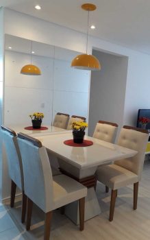 Conjunto Sala de Jantar Mesa 4 Cadeiras Luísa Espresso Móveis Veludo Creme/Off White/Imbuia