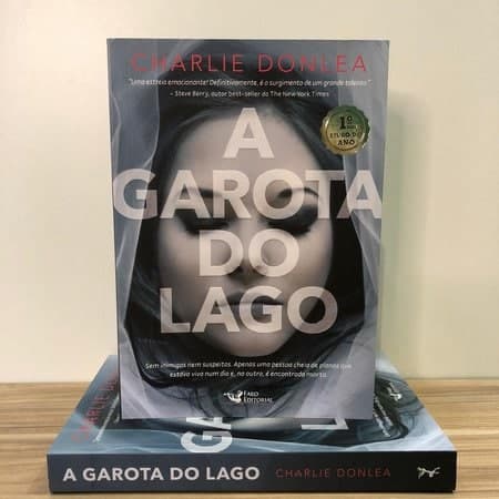 A garota do lago Capa comum – Edição padrão