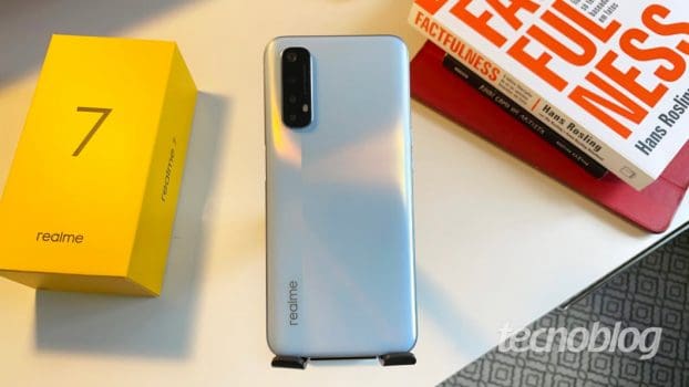 Smartphone Realme 7 128GB 4G Wi-Fi Tela 6.5'' Dual Chip 8GB RAM Câmera Tripla + Selfie 16MP