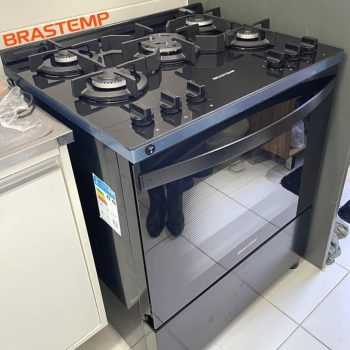 Fogão Brastemp 5 Bocas Preto Com Mesa de Vidro e Turbo Chama - BFS5VCE - BIVOLT