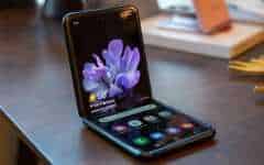 USADO: Smartphone Samsung Galaxy Z Flip Dual Chip Android 10 Tela 6.7" Octa-Core 156GB 4G Câmera Dupla 12MP + 13MP - Preto