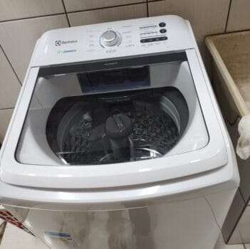 Máquina de Lavar Electrolux Essential Care 17 kg Automática Cesto Inox LED17