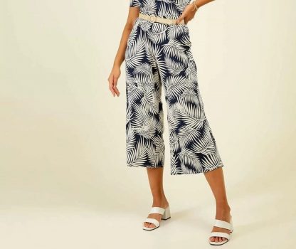 Calça Feminina Pantacourt Estampa Folhas Maris