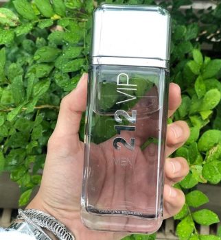 Perfume Carolina Herrera 212 Vip Men Masculino Edt - 200 Ml