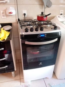 Fogão 4 Bocas Electrolux Branco Automático com Timer Digital e Forno de 70L  52LBR  - Bivolt