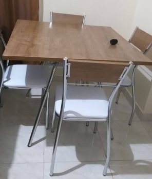 Conjunto Sala de Jantar Carraro Verona com mesa e 4 cadeiras