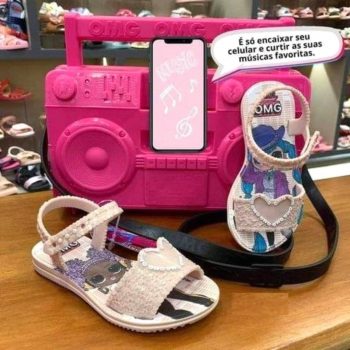 Sandália Infantil Grendene Kids LOL OMG Bombox Feminina