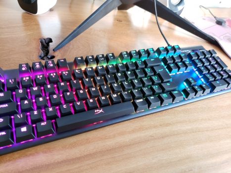 Teclado Mecânico Gamer HyperX Alloy Origins, RGB, Switch HyperX Blue, ABNT2 - HX-KB6BLX-BR