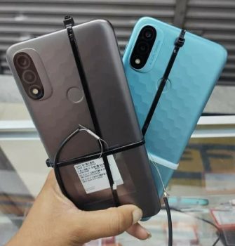 Smartphone Motorola Moto E20 32GB 4G Octa-Core - 2GB RAM Tela 6,5” Câm Dupla + Selfie 5MP