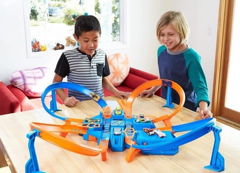 Hot Wheels Ação Conjunto de Super Batidas, Pista para Carros de Brinquedo - Exclusivo Amazon