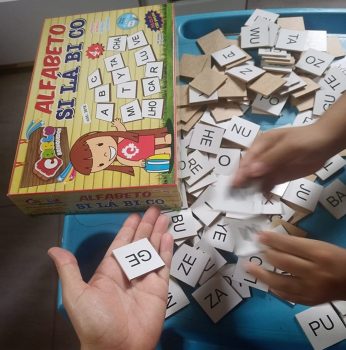 Carlu Brinquedos - Alfabeto Silábico Jogo de Escrita 150 Peças, 4+ Anos, Multicor, 3018