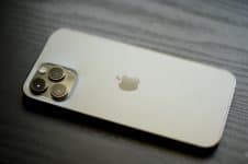 Apple iPhone 13 Pro Max 128GB iOS 5G Wi-Fi Tela 6.7'' Câmera Tripla 12MP + Sensor LiDAR