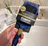 Conair Escova toque de veludo (a cor pode variar)