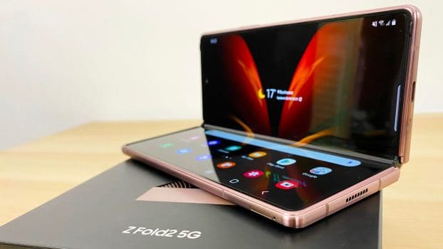 Samsung Galaxy Z Fold2, Tela Dobrável 7.6'' + 6.2'', 5G, 256GB, Câmera Tripla 12MP+12MP+12MP - SM-F916