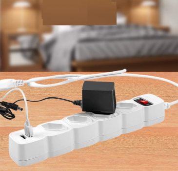 Protetor Eletrônico com 4 tomadas e 2 entradas USB EPE 204 Branco Intelbras