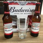 Kit Cerveja Budweiser 2 Unidades 330ml - com Copo