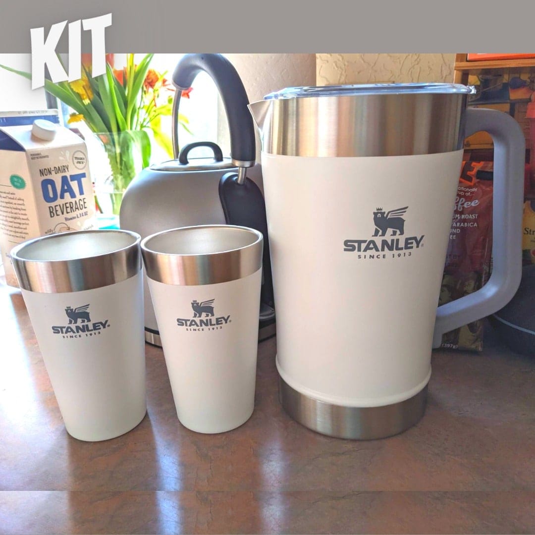 Stanley 10-10390-002 The Stay-Chill Classic Pitcher Set Polar 1,8 l + 2 x  473 g - Promotop