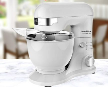 Batedeira Planetária Britânia BBP515B 11 Velocidades + Turbo Inox - 220v