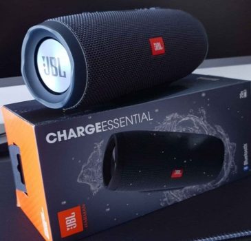 Caixa De Som Bluetooth Jbl Charge Essential À Prova D'Água Ipx7, Bateria De Até 20H, Carregador Portátil Integrado