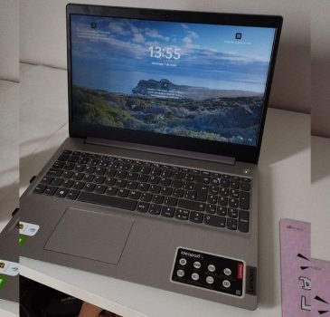 Notebook Lenovo IdeaPad 3i i5 8GB 256 GB SSD Placa MX330 W11, Prata, 82BS000KBR