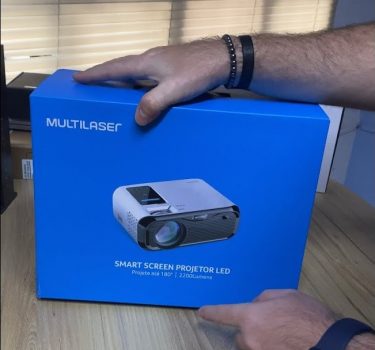 Projetor Smart Screen Linux Multilaser, 2200 Lumens, Wifi, HDMI, USB, Som Integrado, Bivolt, Preto e Branco - PJ003