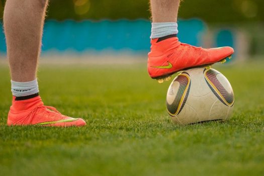 Seleção de CHUTEIRA da NIKE com até 70% de DESCONTO