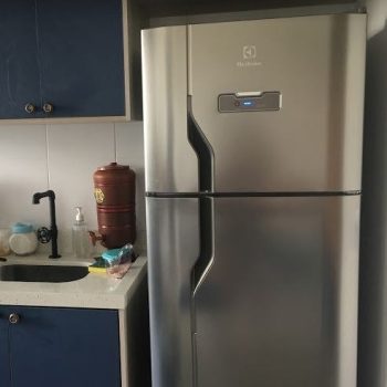 Geladeira/Refrigerador Frost Free cor Inox 310L Electrolux (TF39S)