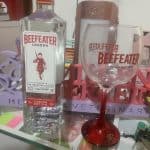 Kit Gin Beefeater Dry 750ml + Taça de Vidro 550ml