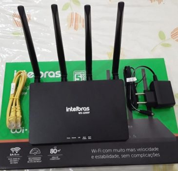 Roteador Wireless Intelbras Wi-force W5-1200F Preto