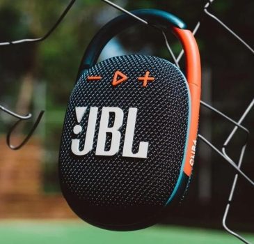 Caixa de Som Sem Fio JBL CLIP4 Black, Bluetooth, Preto e Laranja - JBLCLIP4BLKO
