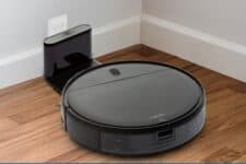 Robô Aspirador de Pó KaBuM! Smart 100, Preto, Recarregamento automático, Aspira e Passa Pano, Controle via Aplicativo - KBSF007