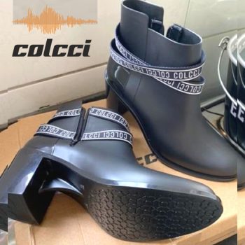 Bota Colcci Lettering Preta